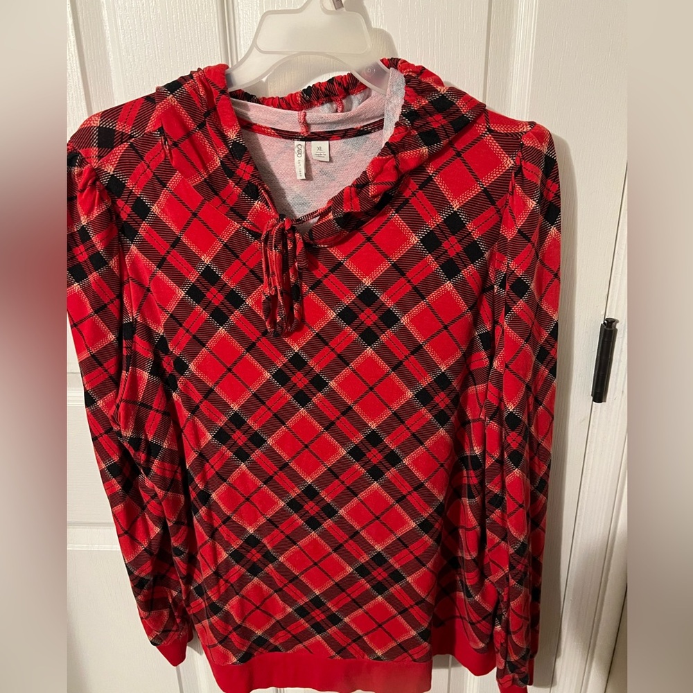 Cato Hooded Top
